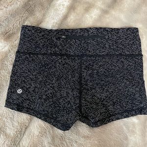 Lululemon black detailed spandex shorts